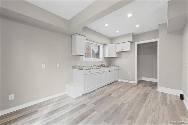 13100 Wilshire Drive, Detroit, MI 48213