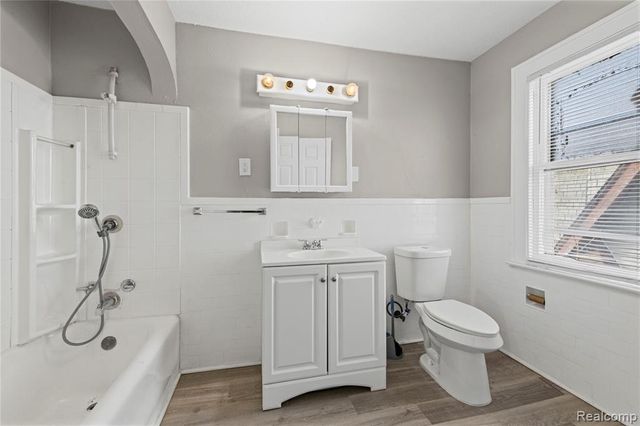 13100 Wilshire Drive, Detroit, MI 48213