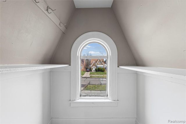 13100 Wilshire Drive, Detroit, MI 48213