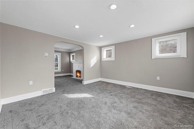 13100 Wilshire Drive, Detroit, MI 48213