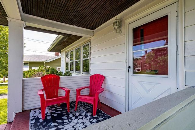 821 N 19th Avenue E, Duluth, MN 55812
