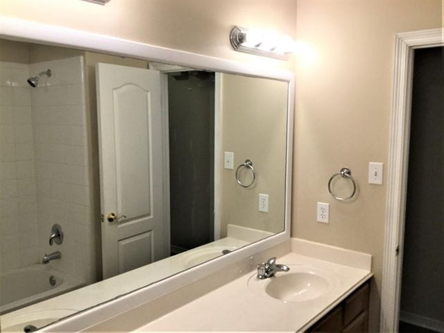 2213 Perkins Crossing Drive, Conroe, TX 77304