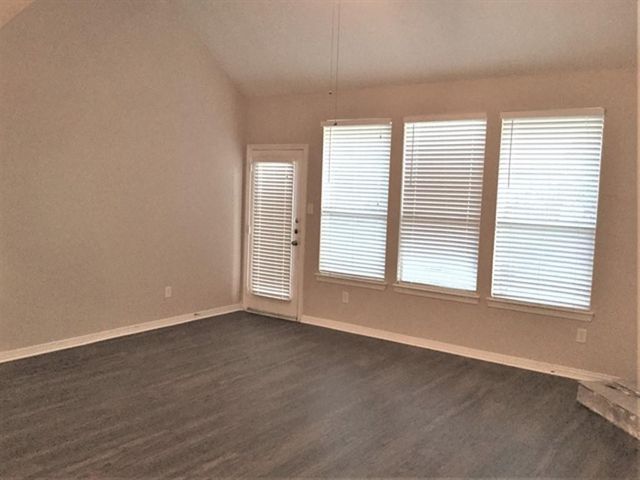 2213 Perkins Crossing Drive, Conroe, TX 77304