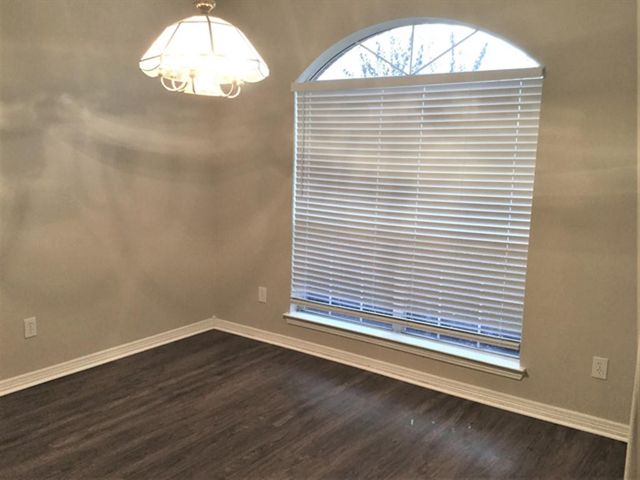 2213 Perkins Crossing Drive, Conroe, TX 77304