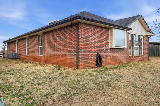 900 N Blackwelder Avenue, Edmond, OK 73034