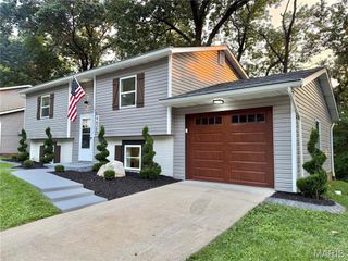4430 Delta Queen Lane, Godfrey, IL 62035