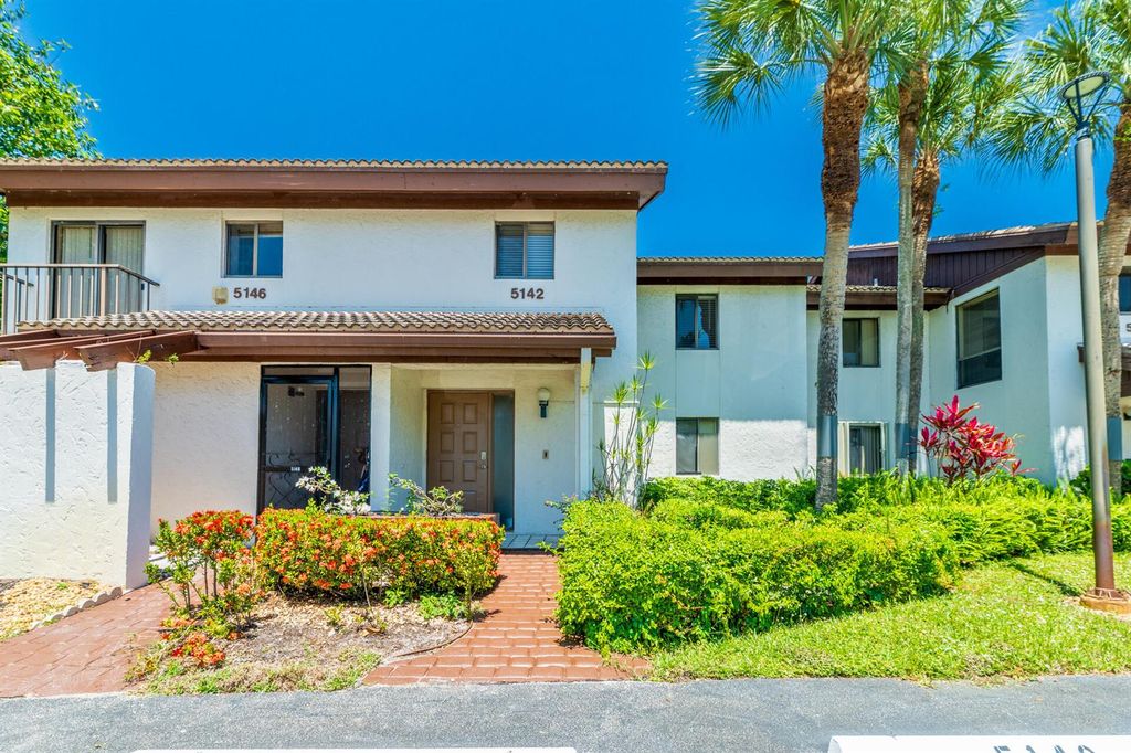 5142 Fountains Drive S, Lake Worth, FL 33467