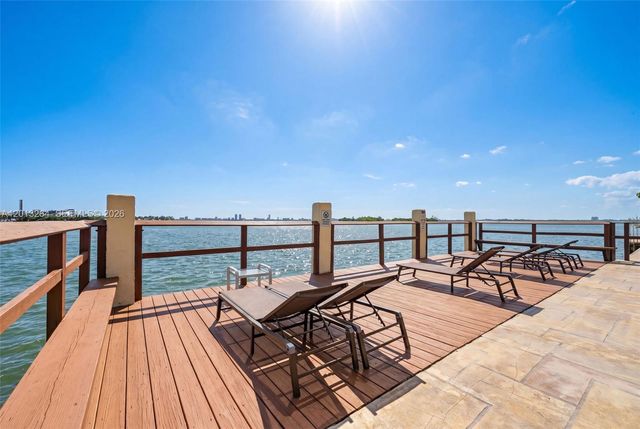 7845 NE Bayshore Ct 16, Miami, FL 33138