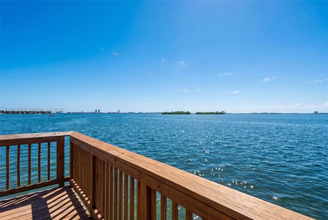 7845 NE Bayshore Ct 16, Miami, FL 33138