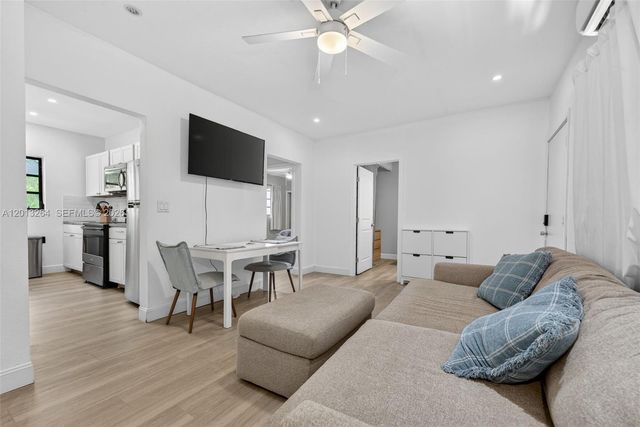 7845 NE Bayshore Ct 16, Miami, FL 33138