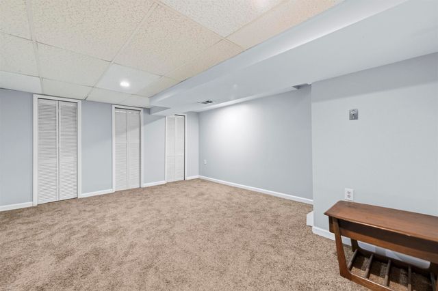 13510 Angela Dr Drive, Warren, MI 48088