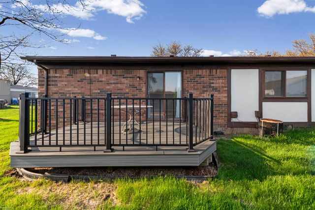 13510 Angela Dr Drive, Warren, MI 48088