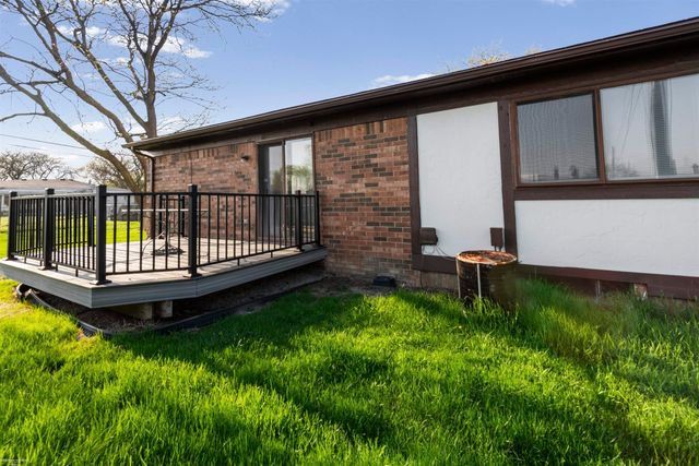 13510 Angela Dr Drive, Warren, MI 48088