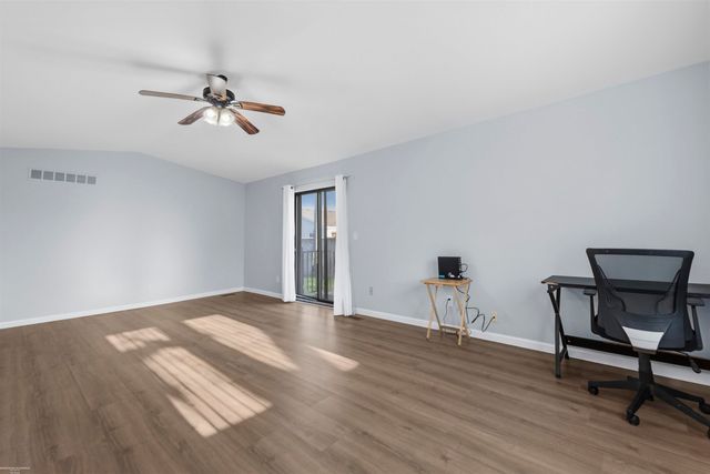 13510 Angela Dr Drive, Warren, MI 48088