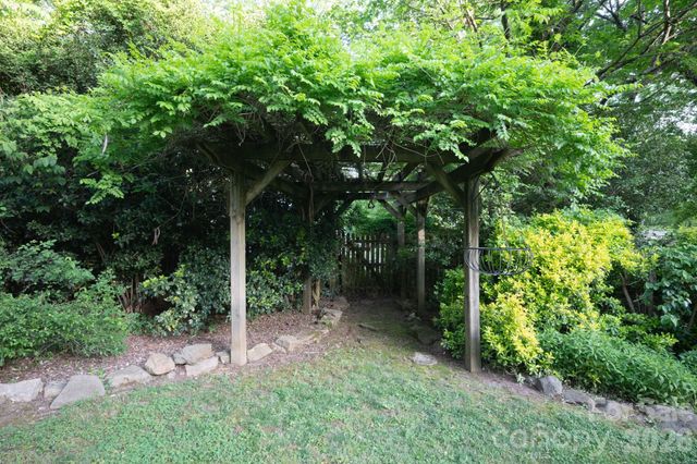 10915 Beatties Ford Road, Huntersville, NC 28078