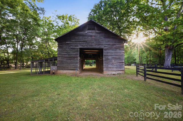 10915 Beatties Ford Road, Huntersville, NC 28078
