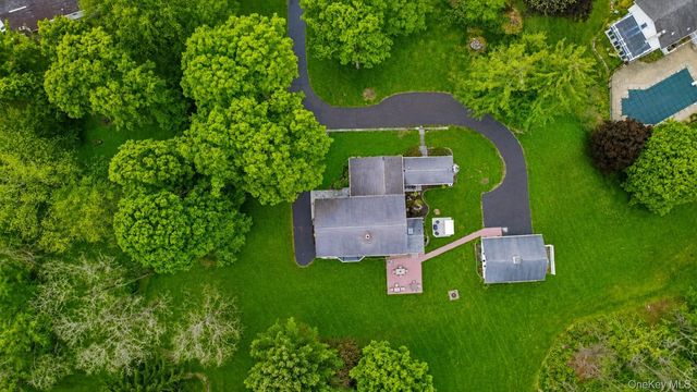 6 Country Club Road, Hopewell Junction, NY 12533