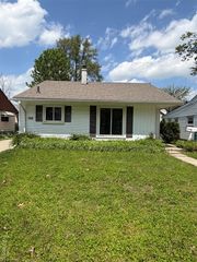 768 W Mapledale Avenue, Hazel Park, MI 48030