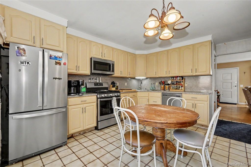 33 a/k/a 29 Stillwell Avenue, Yonkers, NY 10704 — photo 3