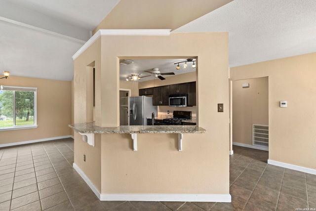 628 SUNSHINE MDW, Adkins, TX 78101