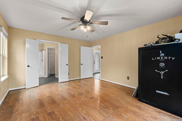 628 SUNSHINE MDW, Adkins, TX 78101