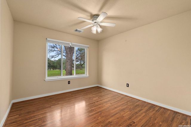 628 SUNSHINE MDW, Adkins, TX 78101