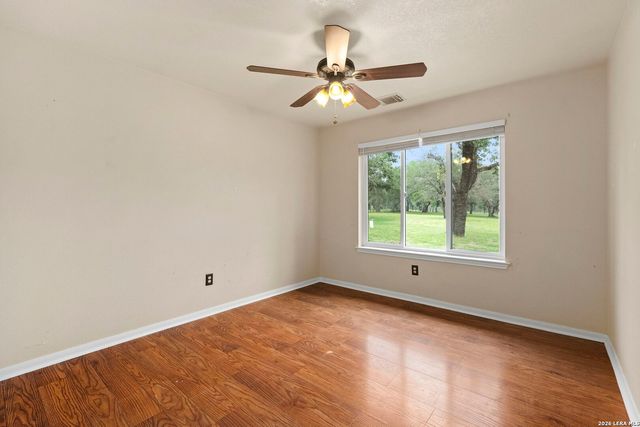 628 SUNSHINE MDW, Adkins, TX 78101