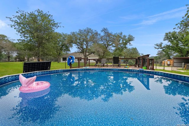 628 SUNSHINE MDW, Adkins, TX 78101