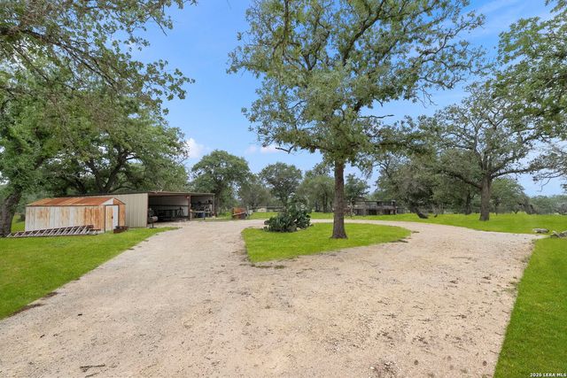 628 SUNSHINE MDW, Adkins, TX 78101