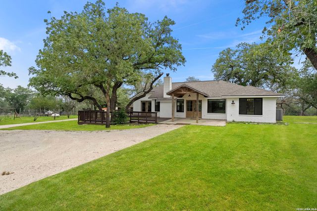 628 SUNSHINE MDW, Adkins, TX 78101