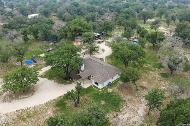 628 SUNSHINE MDW, Adkins, TX 78101