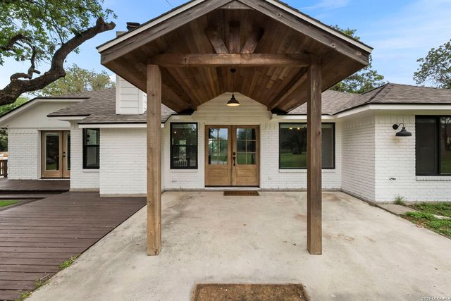 628 SUNSHINE MDW, Adkins, TX 78101