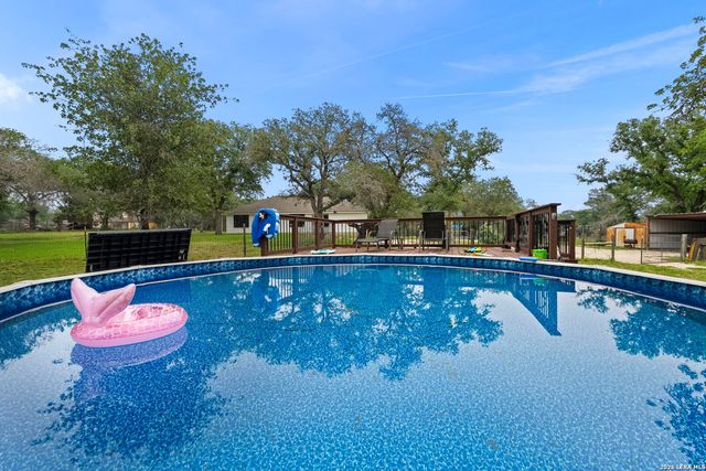628 SUNSHINE MDW, Adkins, TX 78101