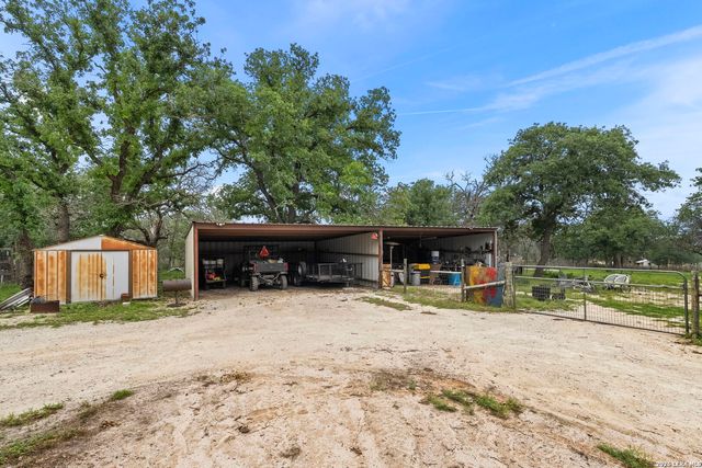 628 SUNSHINE MDW, Adkins, TX 78101