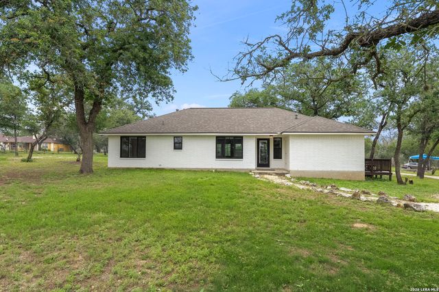 628 SUNSHINE MDW, Adkins, TX 78101