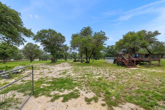 628 SUNSHINE MDW, Adkins, TX 78101