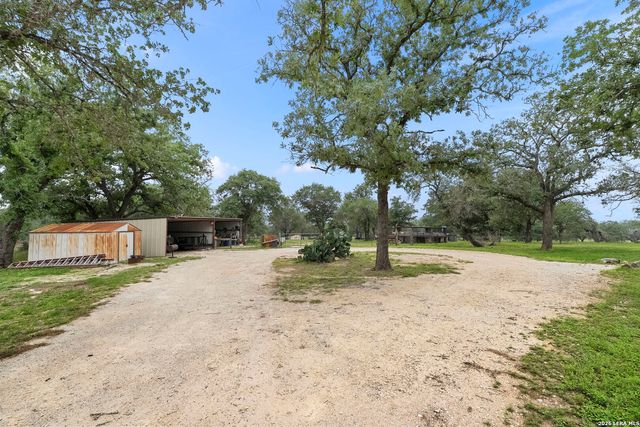 628 SUNSHINE MDW, Adkins, TX 78101