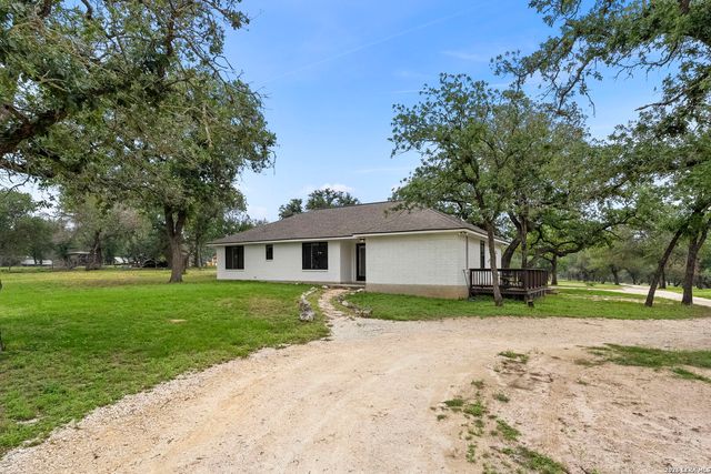 628 SUNSHINE MDW, Adkins, TX 78101