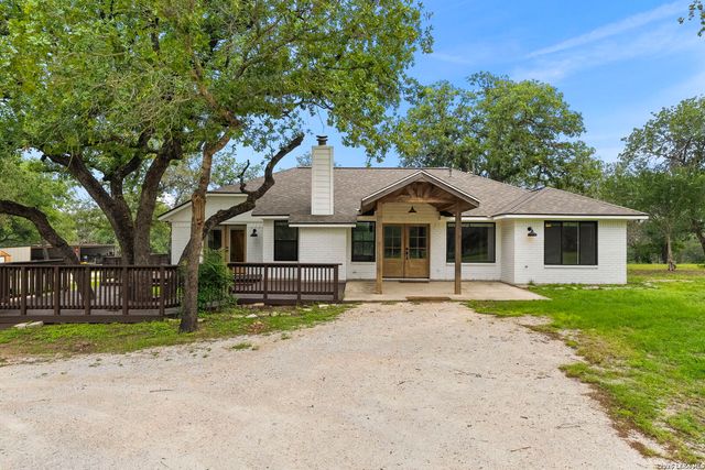 628 SUNSHINE MDW, Adkins, TX 78101