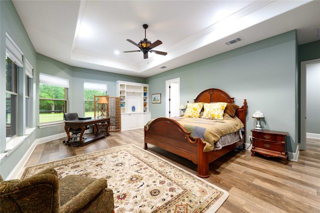 99 Lake Drive, Tioga, TX 76271