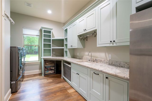 99 Lake Drive, Tioga, TX 76271