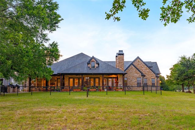 99 Lake Drive, Tioga, TX 76271