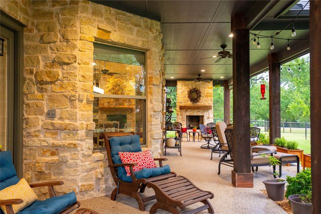 99 Lake Drive, Tioga, TX 76271