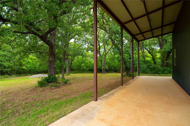 99 Lake Drive, Tioga, TX 76271