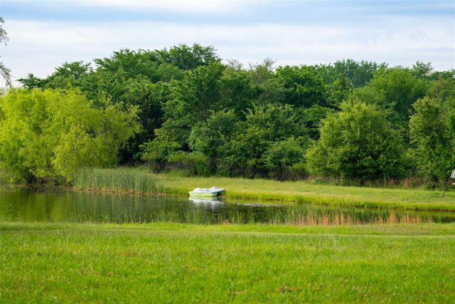 99 Lake Drive, Tioga, TX 76271