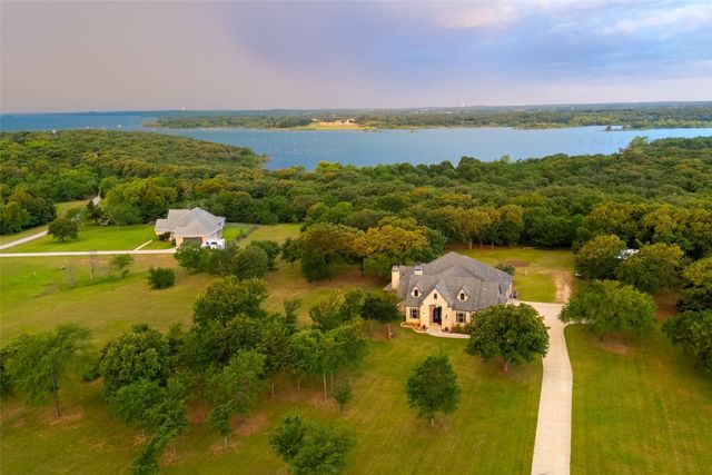 99 Lake Drive, Tioga, TX 76271