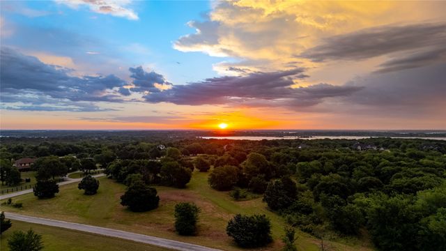 99 Lake Drive, Tioga, TX 76271