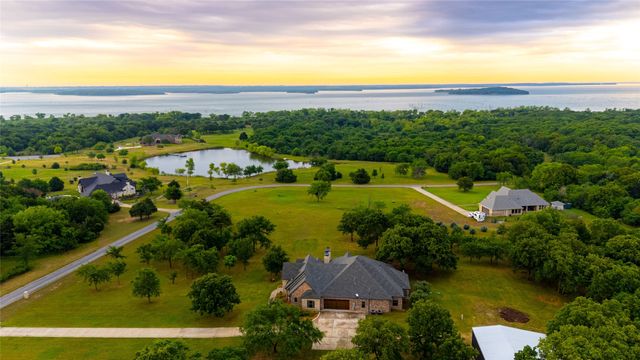 99 Lake Drive, Tioga, TX 76271
