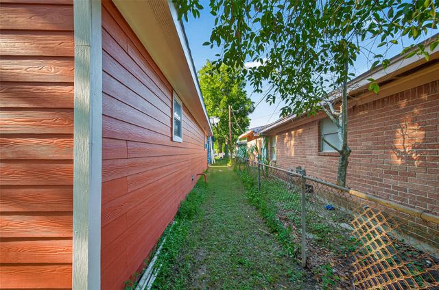 2624 Deams St Street, Houston, TX 77093