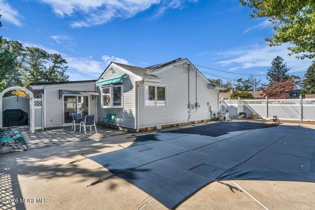 27 Pine Brook Drive, Toms River, NJ 08753